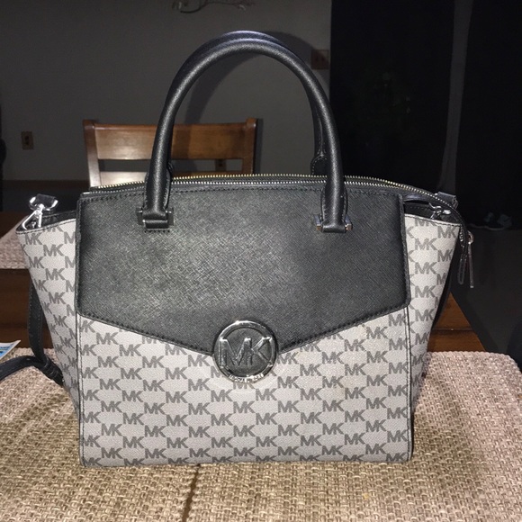 Michael Kors Handbags - Black Michael Kors Handbag